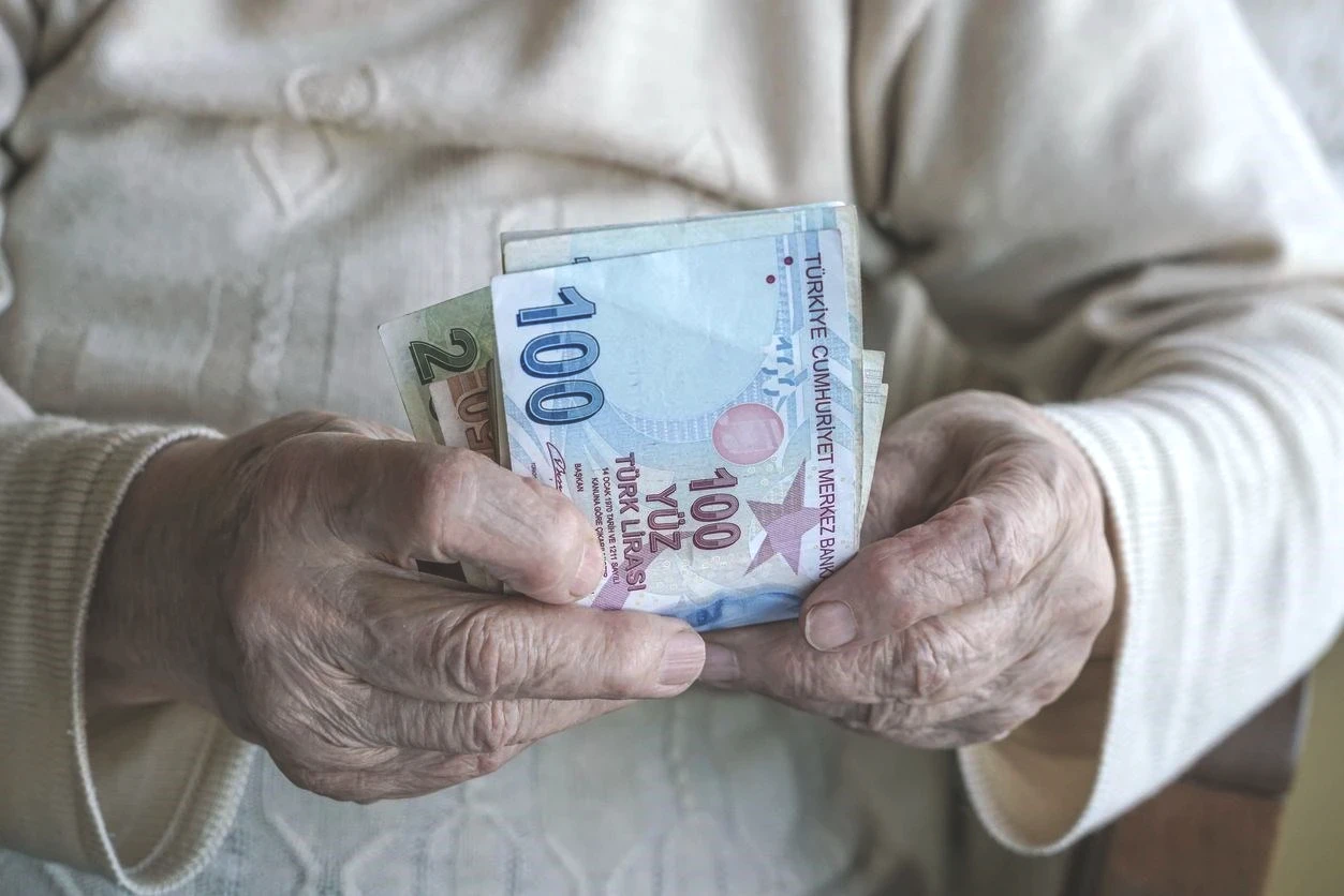 Memur ve emekli maaşı temmuz zammında son durum: 2025 SGK, Bağ-Kur emekli maaşları ne kadar, yüzde kaç zamlanacak? Gözler 6 aylık enflasyon farkında - 4