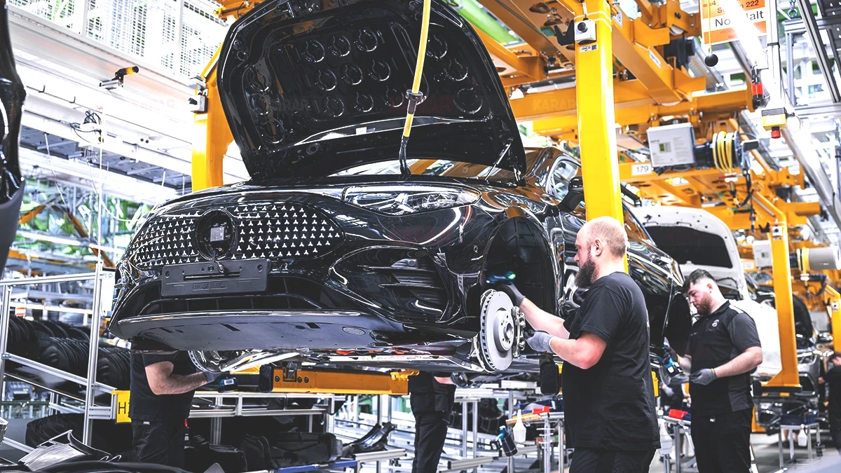 mercedes-uretim-sayisini-artiriyor-a-serisi.jpg