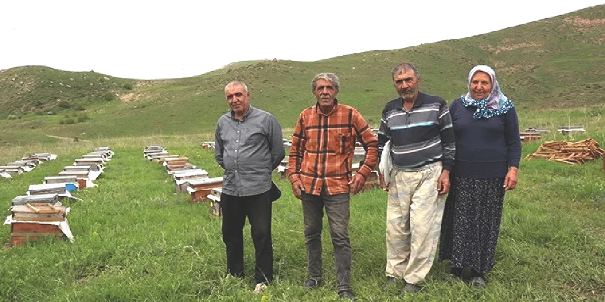 karaman-ailesi-bal.jpg
